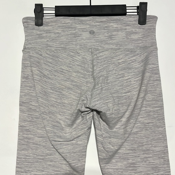 Lululemon Heathered Grey Cropped Leggings Size 6 - Picture 5 of 6